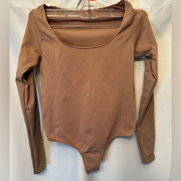 SKIMS Long Sleeve Scoop THIS IS SOLD - Picture 2 of 8